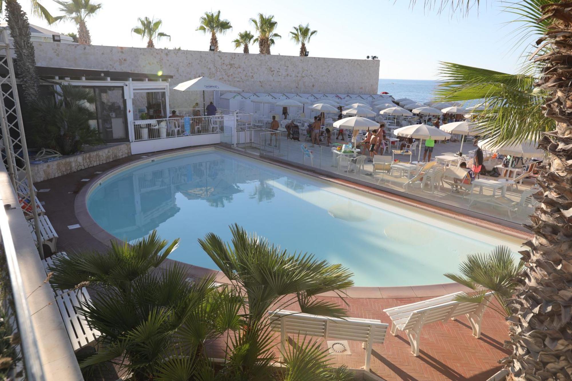 Hotel Lafayette Giovinazzo Exteriör bild